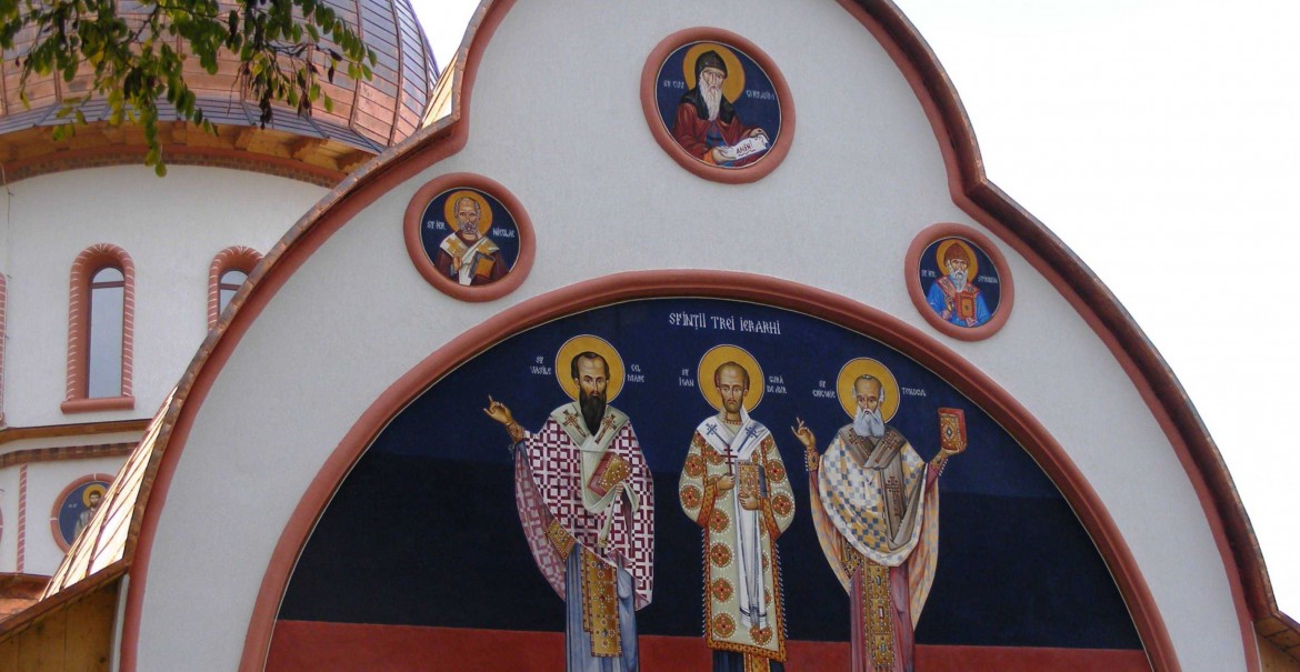 Biserica Sfinții Trei Ierarhi - Gruiul Lupului Biserica Sfinții Trei Ierarhi - Gruiul Lupului